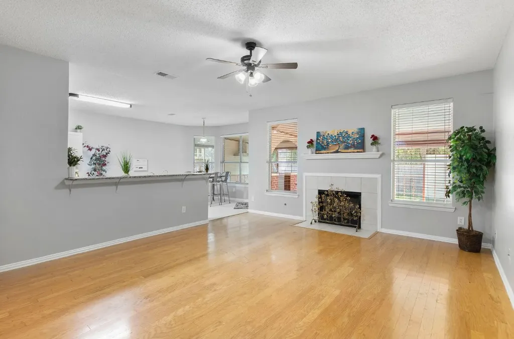 3348 Autumn View Drive Grand Prairie TX 75050
