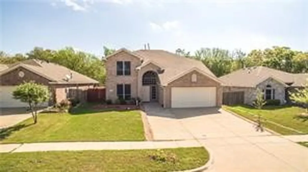 3348 Autumn View Drive Grand Prairie TX 75050