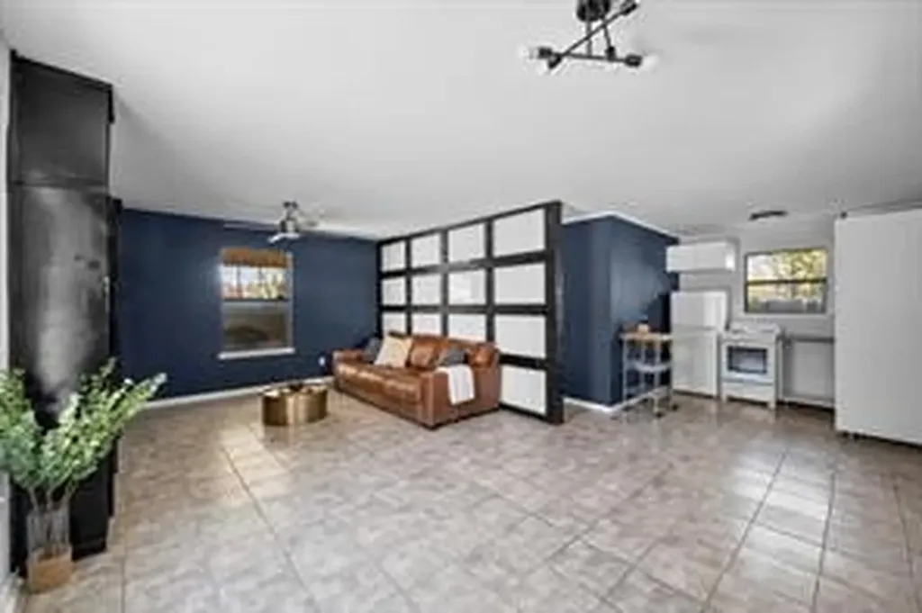 1921 Briarwood Drive Grand Prairie TX 75050