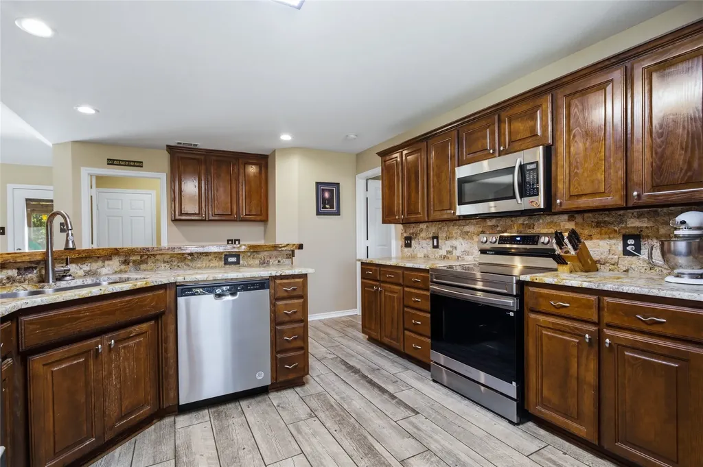 119 Harli Drive Trenton TX 75490