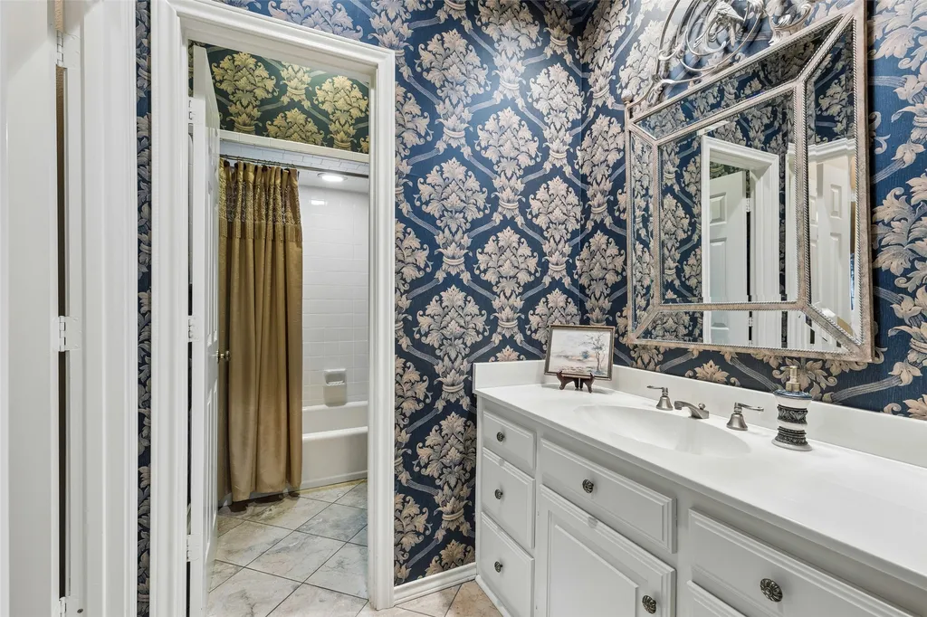 8732 Arbor Park Court Dallas TX 75243