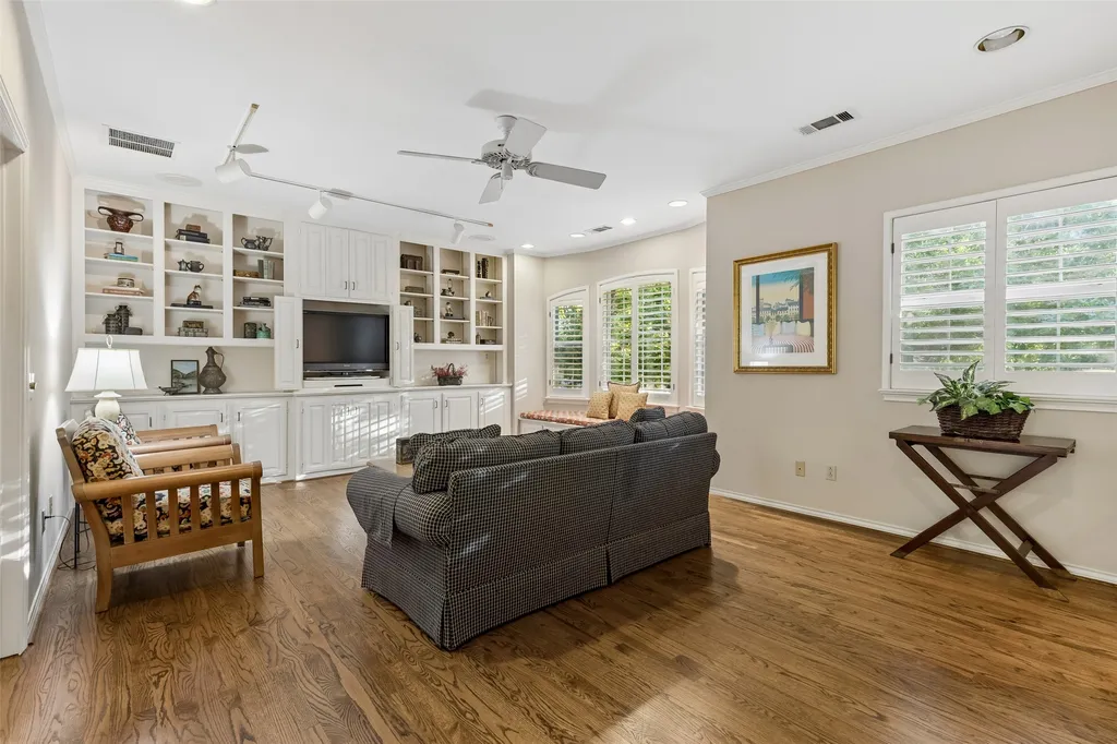 8732 Arbor Park Court Dallas TX 75243