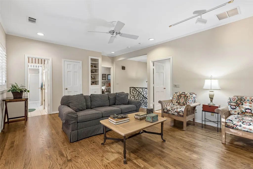 8732 Arbor Park Court Dallas TX 75243