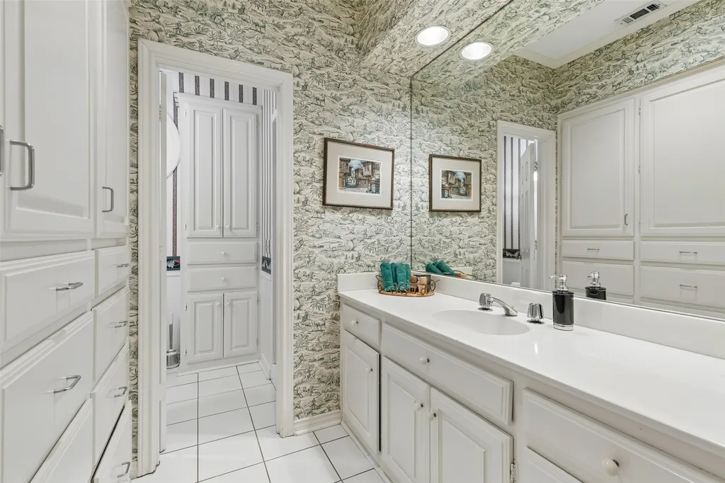 8732 Arbor Park Court Dallas TX 75243