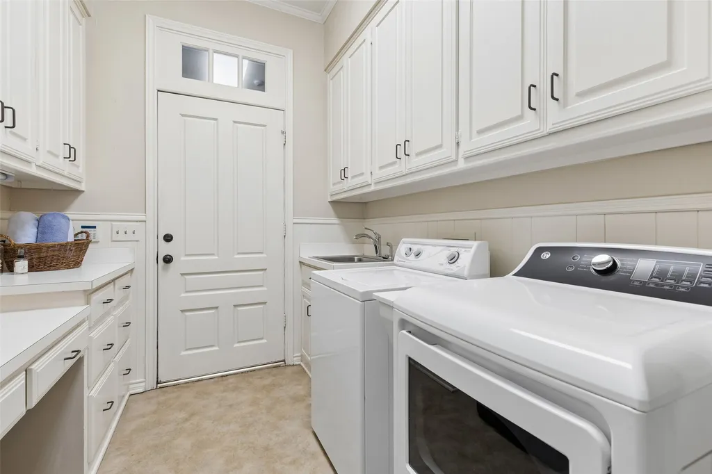 8732 Arbor Park Court Dallas TX 75243