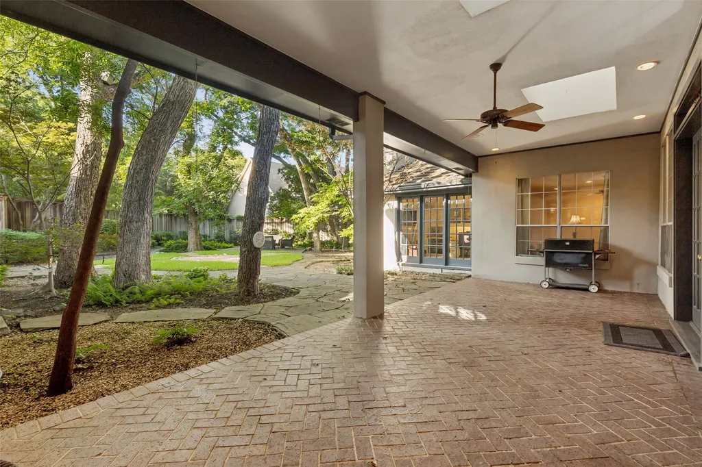 8732 Arbor Park Court Dallas TX 75243