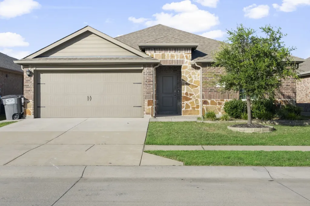 806 Meadow Wood Lane Princeton TX 75407