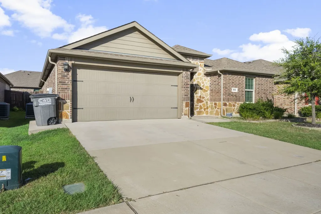 806 Meadow Wood Lane Princeton TX 75407