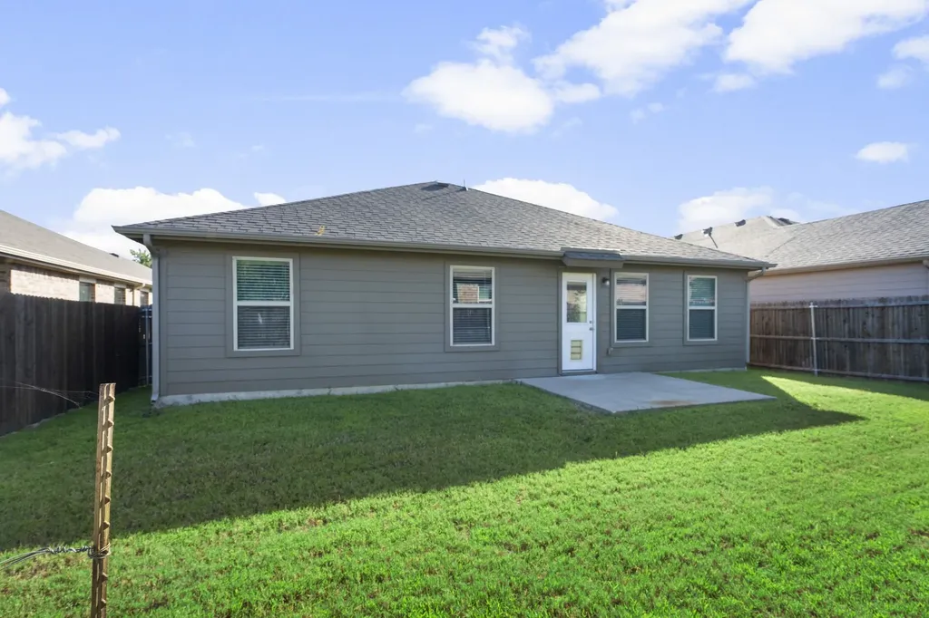 806 Meadow Wood Lane Princeton TX 75407