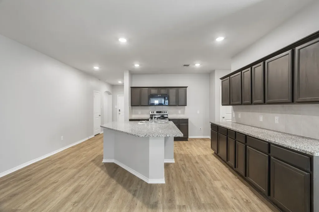 806 Meadow Wood Lane Princeton TX 75407