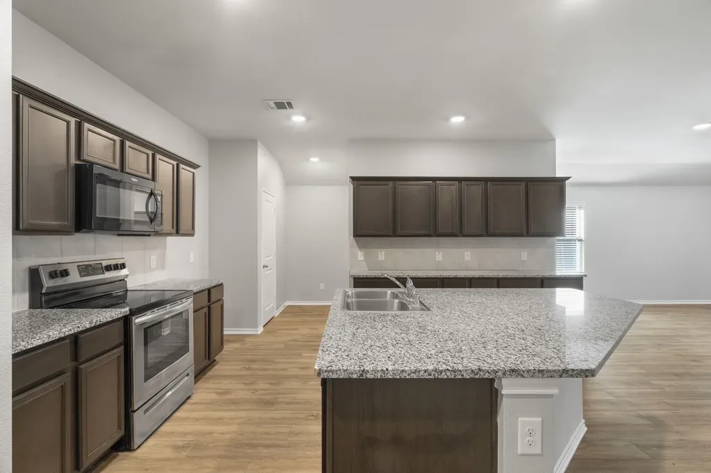 806 Meadow Wood Lane Princeton TX 75407