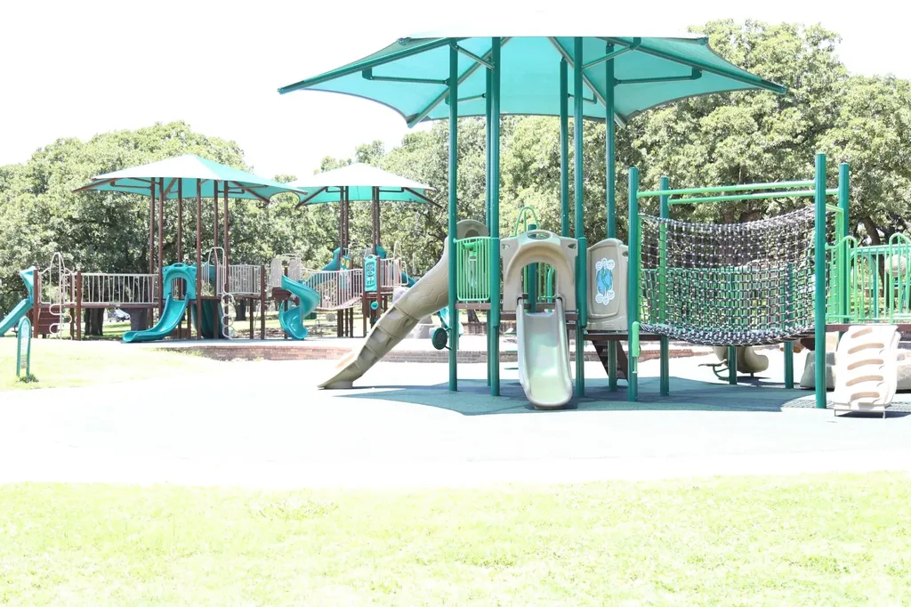 329 Stratford Drive Hurst TX 76054