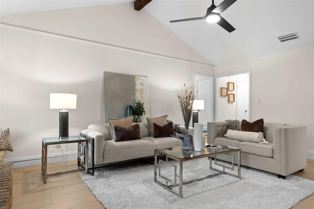 329 Stratford Drive Hurst TX 76054