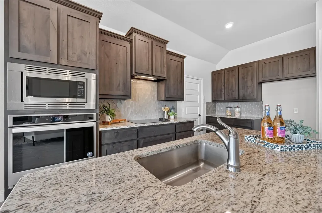 401 Berkeley Drive Waxahachie TX 75167