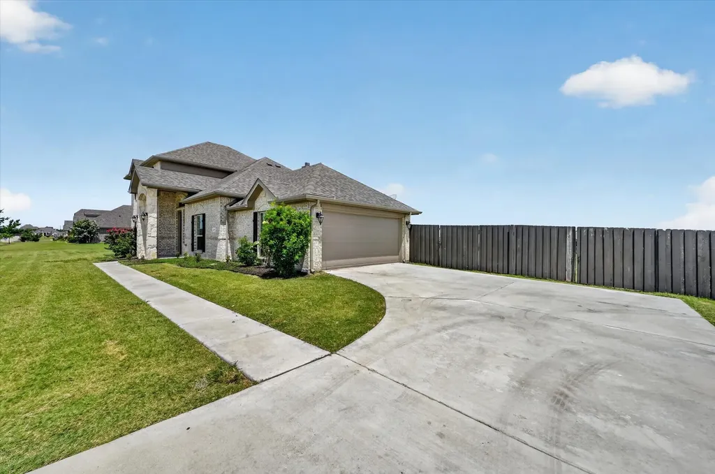 401 Berkeley Drive Waxahachie TX 75167