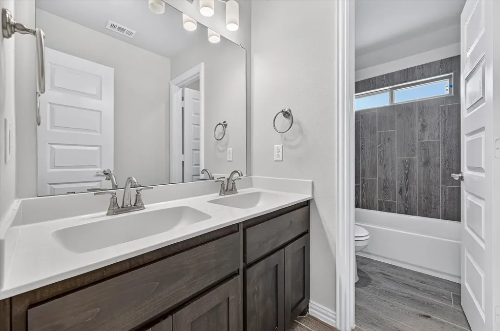 401 Berkeley Drive Waxahachie TX 75167