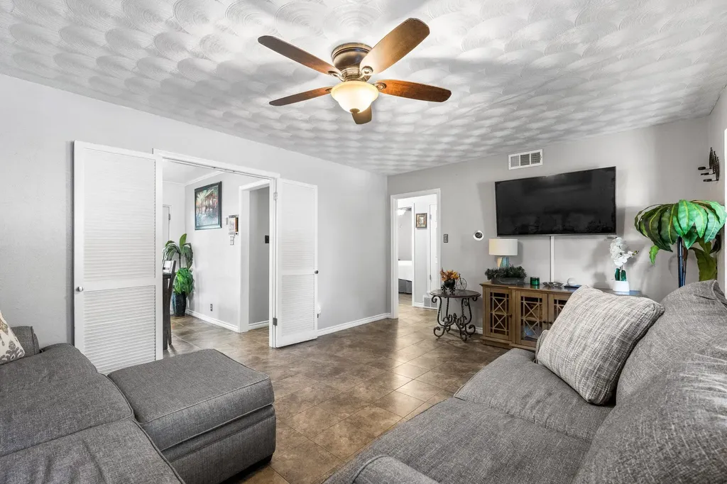 13806 Heartside Place Farmers Branch TX 75234