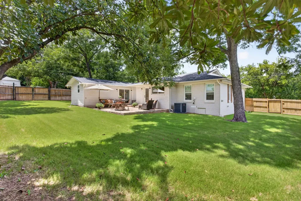 515 W Couts Street Weatherford TX 76086