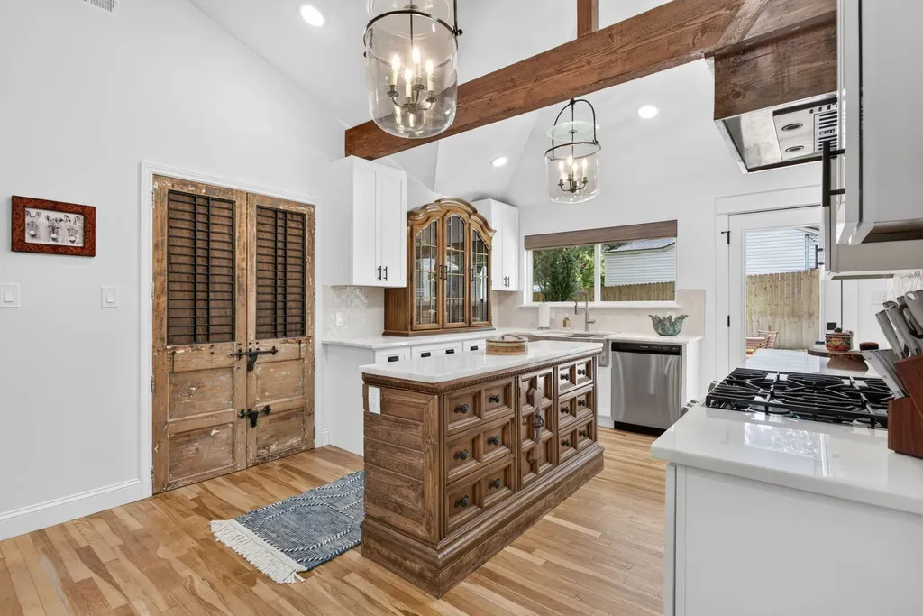 515 W Couts Street Weatherford TX 76086