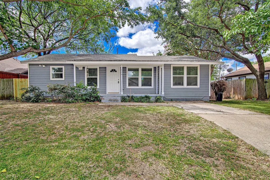 624 E Ellen Avenue Hurst TX 76053