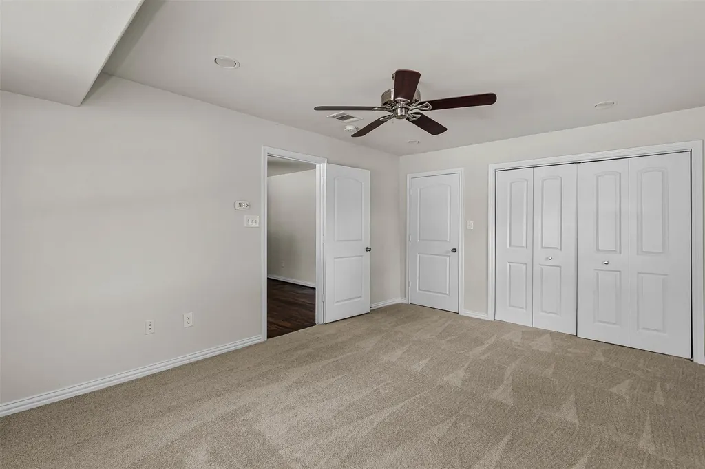 624 E Ellen Avenue Hurst TX 76053