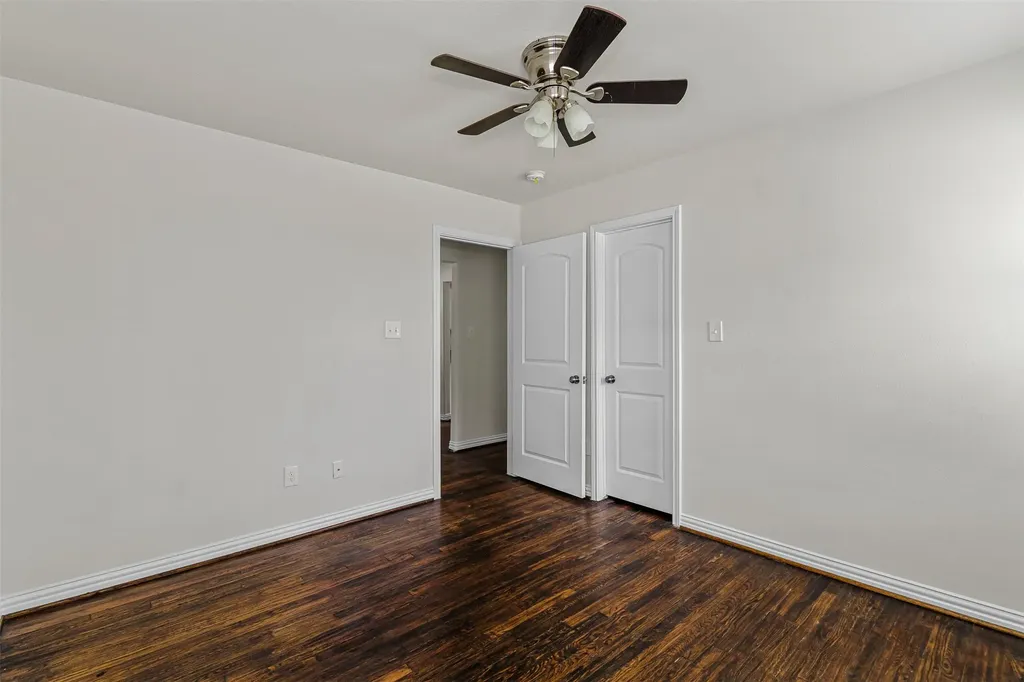 624 E Ellen Avenue Hurst TX 76053