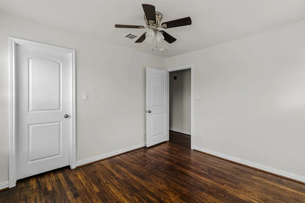 624 E Ellen Avenue Hurst TX 76053