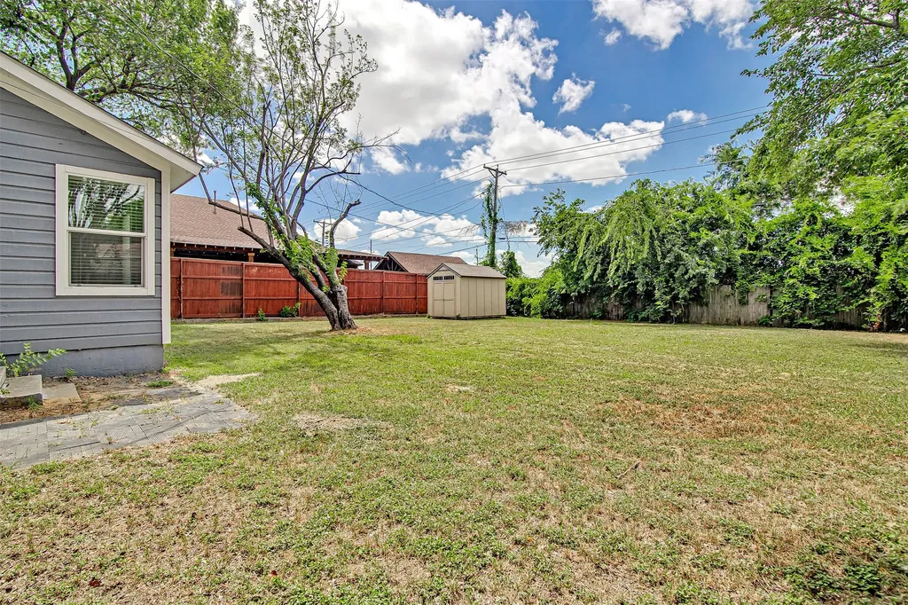 624 E Ellen Avenue Hurst TX 76053