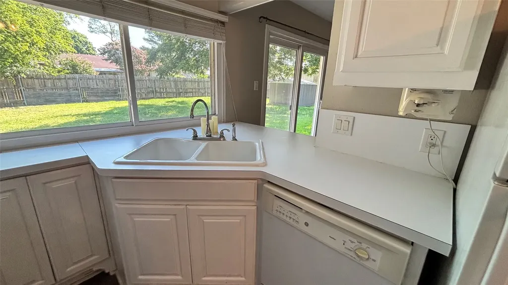 1117 High Point Road Arlington TX 76015