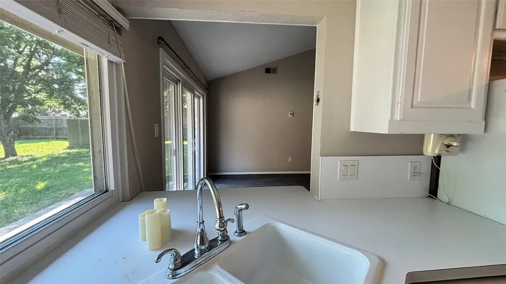 1117 High Point Road Arlington TX 76015