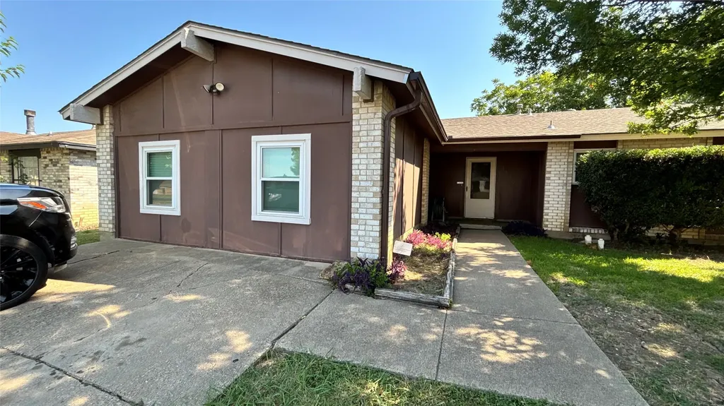 1117 High Point Road Arlington TX 76015