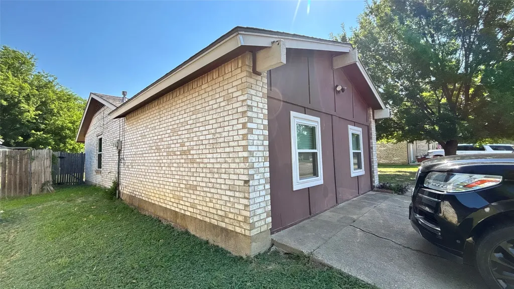 1117 High Point Road Arlington TX 76015