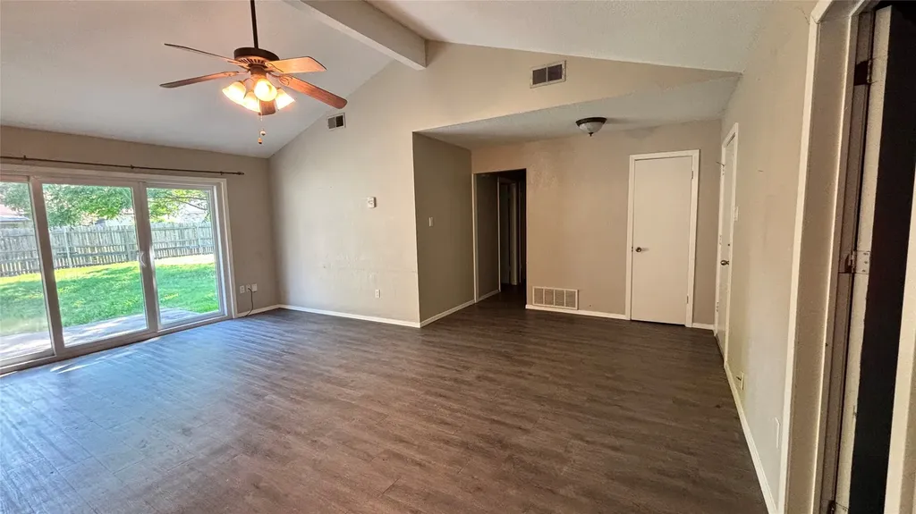 1117 High Point Road Arlington TX 76015