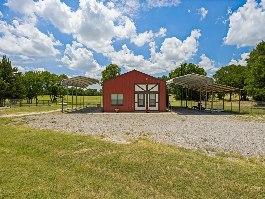 580 Homer Smith Road Van Alstyne TX 75495