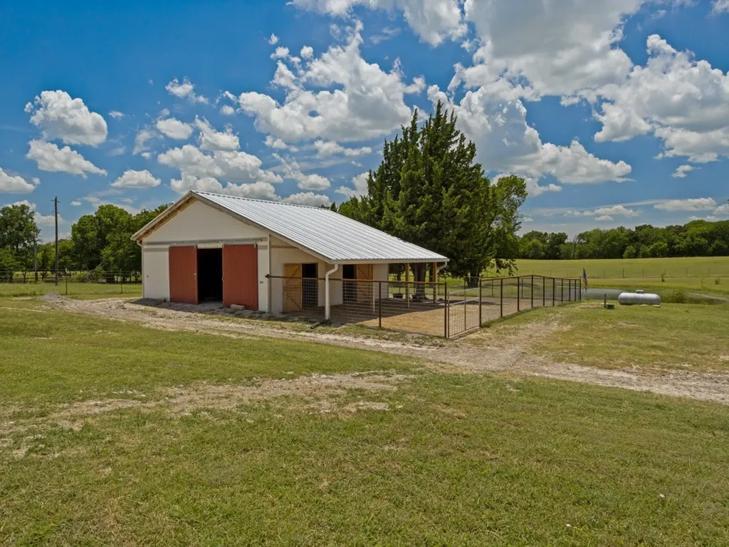 580 Homer Smith Road Van Alstyne TX 75495