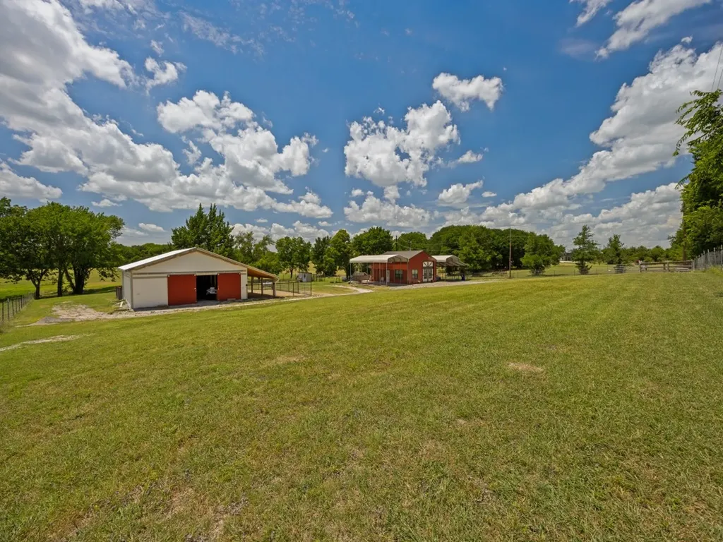 580 Homer Smith Road Van Alstyne TX 75495