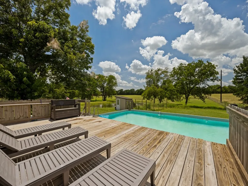580 Homer Smith Road Van Alstyne TX 75495