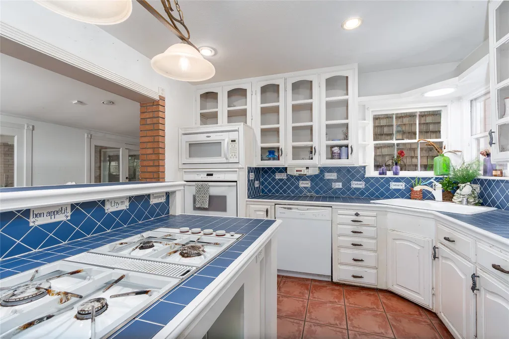 1623 San Rafael Drive Dallas TX 75218