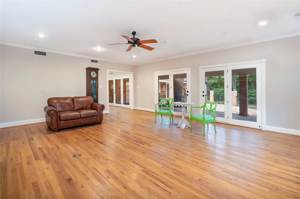 1623 San Rafael Drive Dallas TX 75218