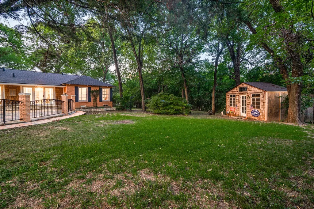 1623 San Rafael Drive Dallas TX 75218