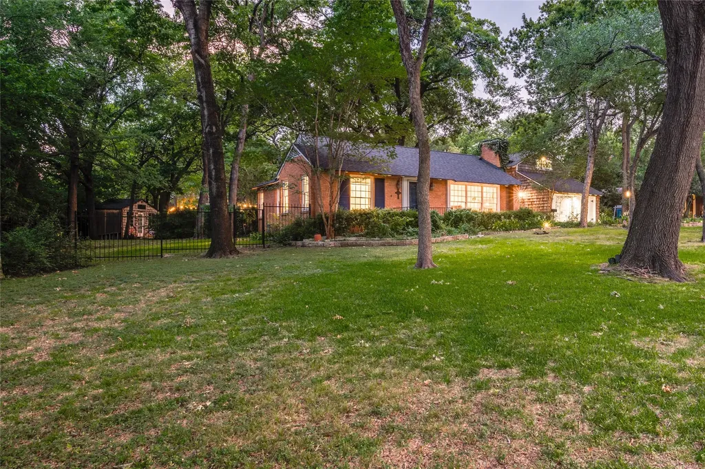 1623 San Rafael Drive Dallas TX 75218