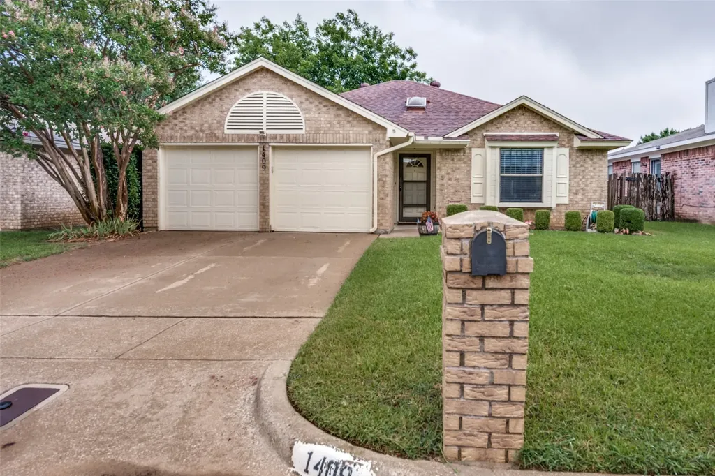 1409 Lincolnshire Way Fort Worth TX 76134