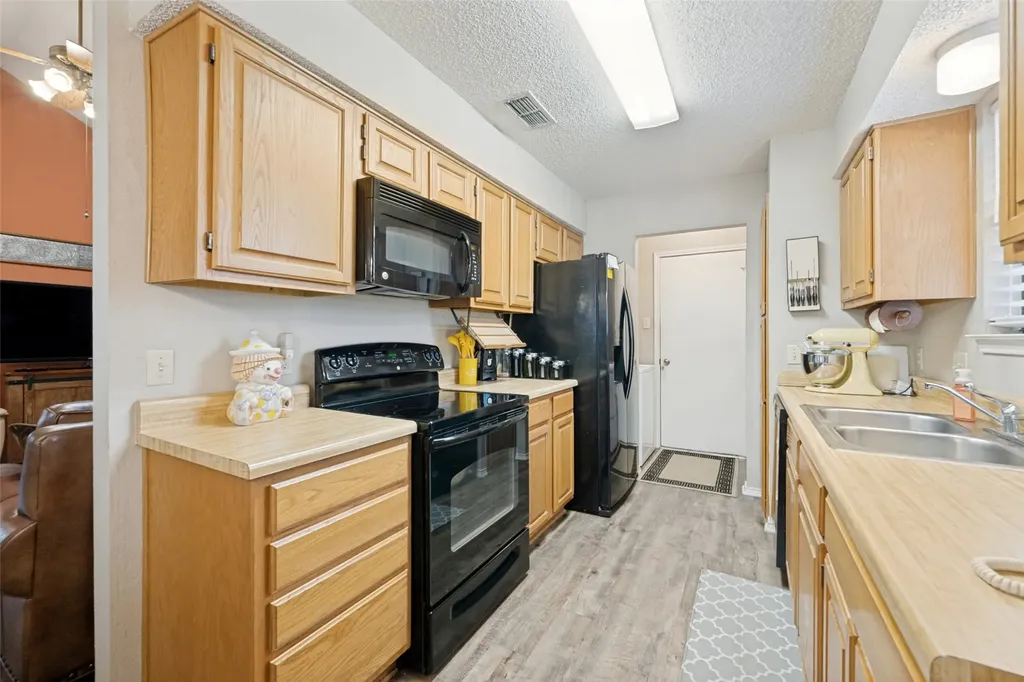 1409 Lincolnshire Way Fort Worth TX 76134