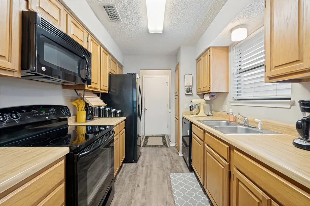 1409 Lincolnshire Way Fort Worth TX 76134