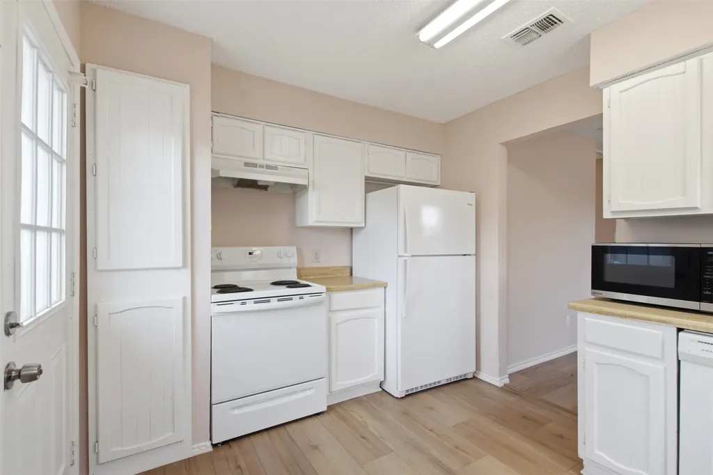 2901 Kathleen Lane Euless TX 76039