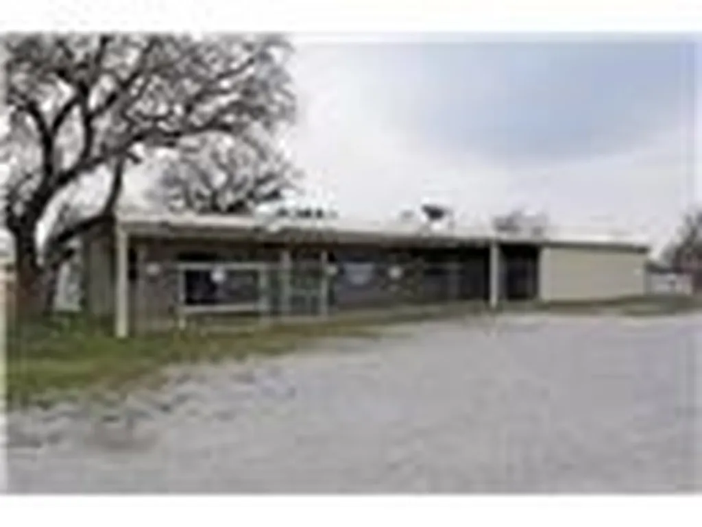 1530 E Reno Road Reno TX 75038