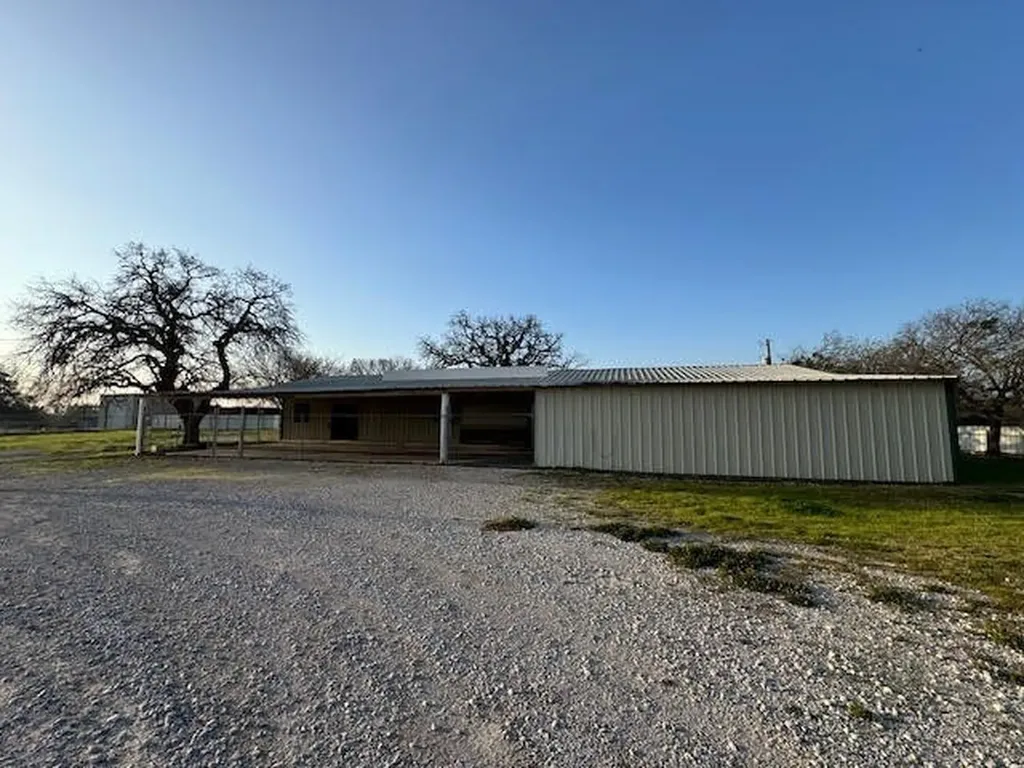1530 E Reno Road Reno TX 75038