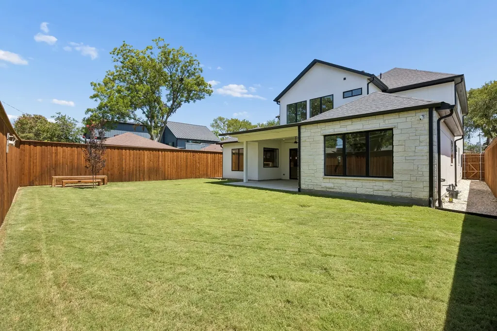 3715 Rockdale Drive Dallas TX 75220
