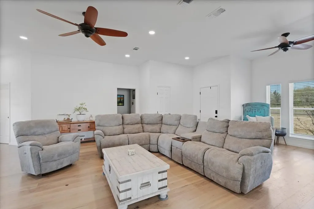 6514 Old Clarksville Road Reno TX 75462