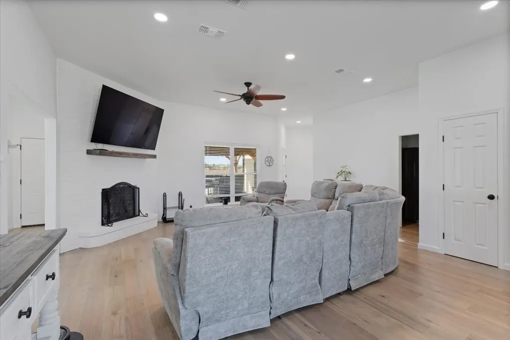 6514 Old Clarksville Road Reno TX 75462